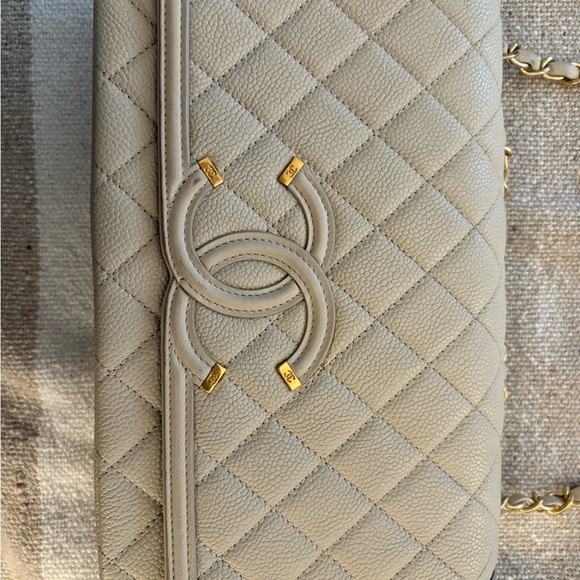 CHANEL Beige Caviar Quilted Medium CC filigree Flap - Picture 1 of 16